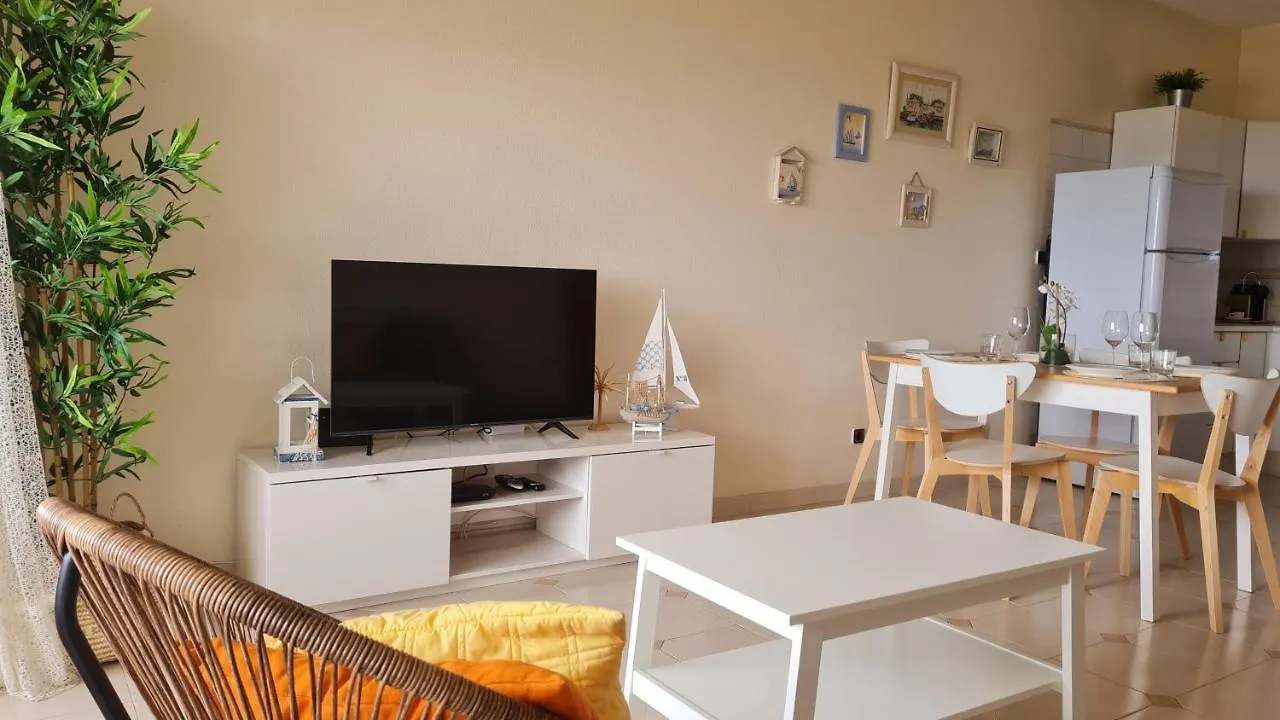 Sea View Apartment With Pool 珀彻斯